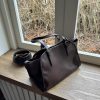 274c4ac5-77a4-4fbf-9dc8-10874113cbb8 Vintage-style large-capacity handbag