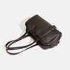 c3dbc7e1-42e6-436b-9587-018ac2e74db8 Versatile, high-capacity handbag suitable for commuting