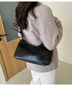 c5b20b52-75c0-4f56-a12e-4da46fa6a655 Simple Shoulder Bag Casual Trend